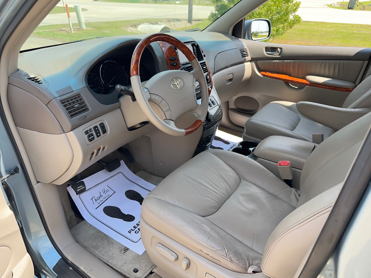 Toyota Sienna XLE Limited FWD 2008