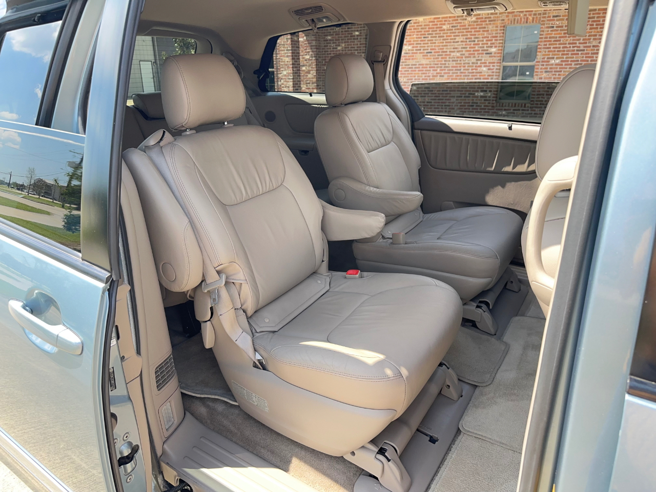 Toyota Sienna XLE Limited FWD 2008