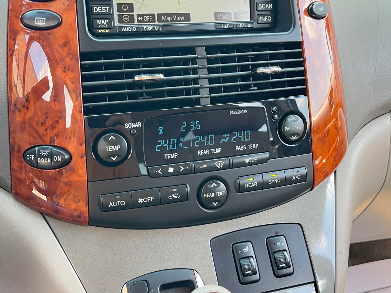 Toyota Sienna XLE Limited FWD 2008