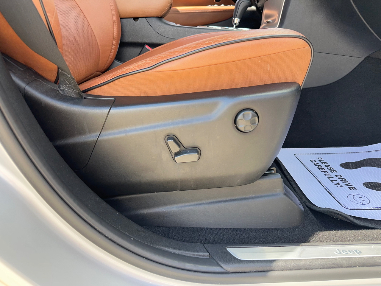 Jeep Grand Cherokee Overland 2WD 2012