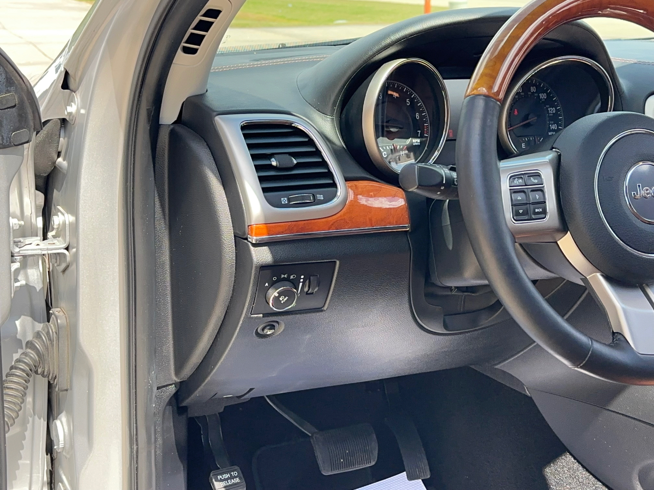 Jeep Grand Cherokee Overland 2WD 2012