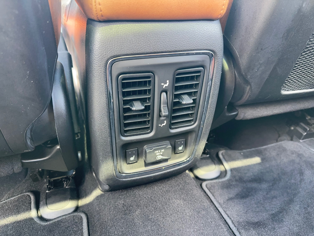 Jeep Grand Cherokee Overland 2WD 2012