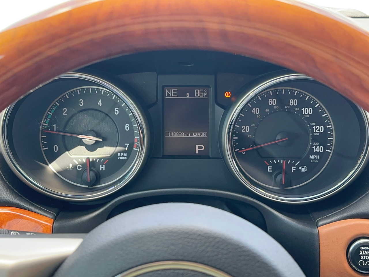 Jeep Grand Cherokee Overland 2WD 2012