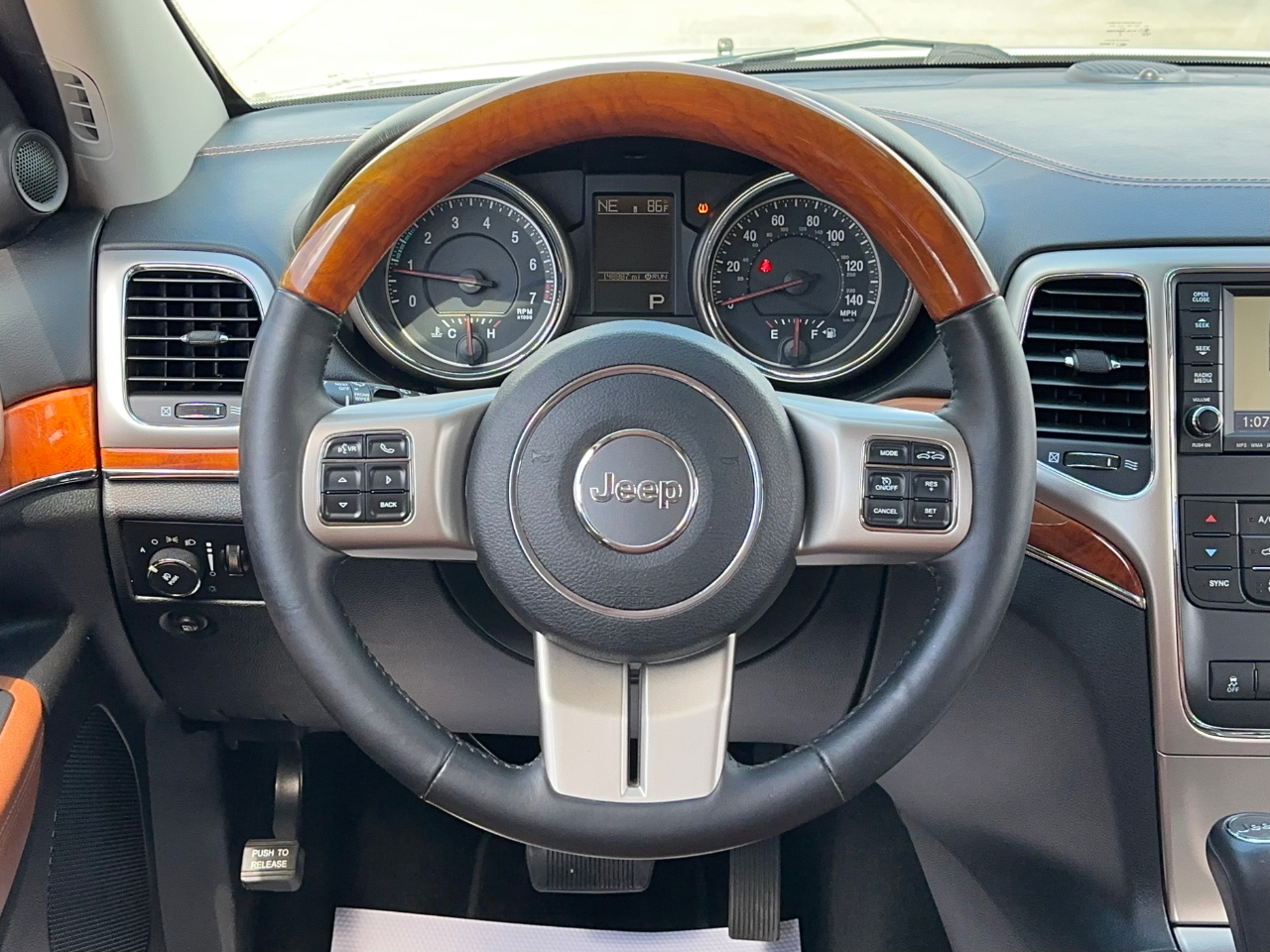 Jeep Grand Cherokee Overland 2WD 2012