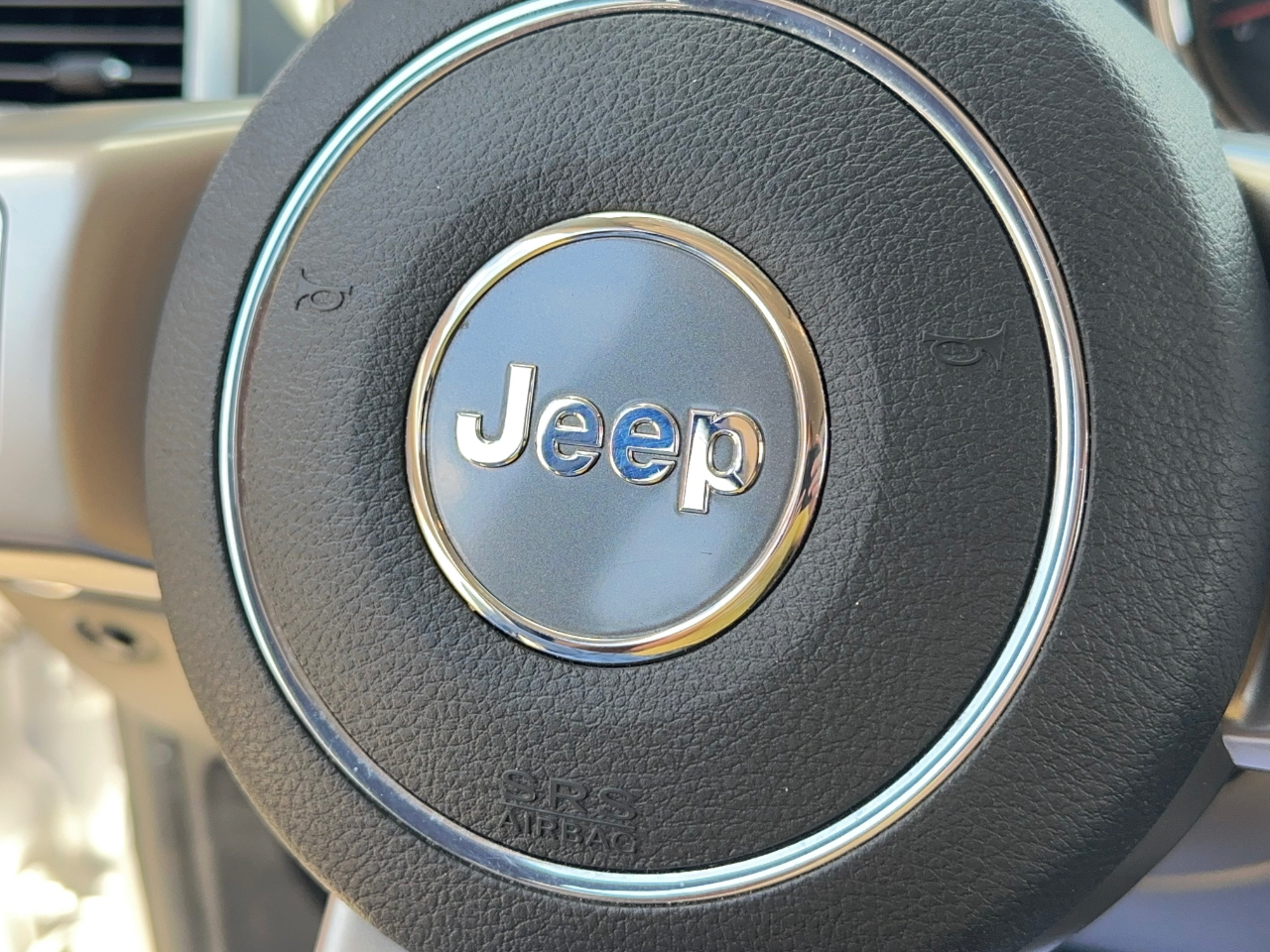 Jeep Grand Cherokee Overland 2WD 2012