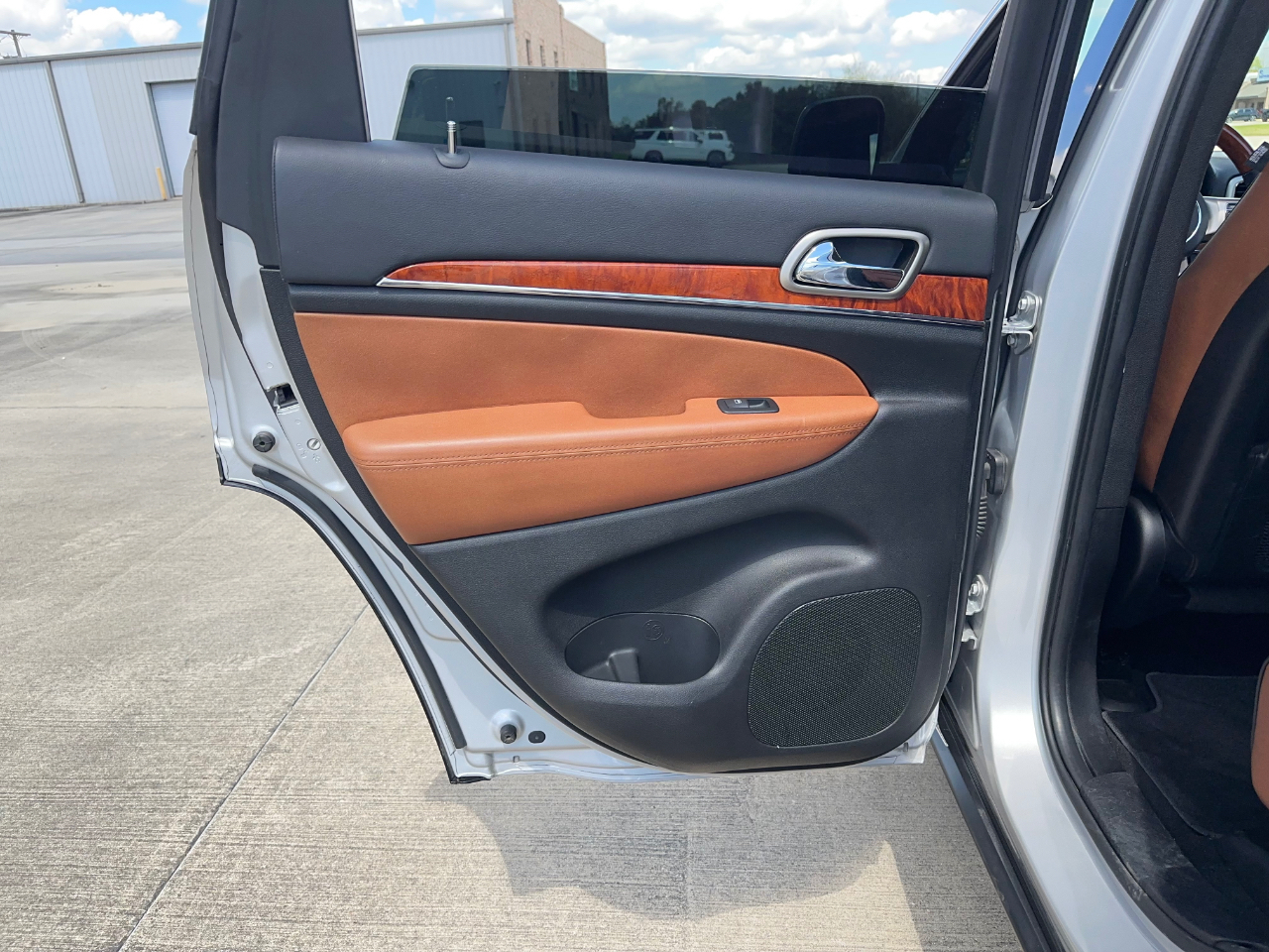 Jeep Grand Cherokee Overland 2WD 2012