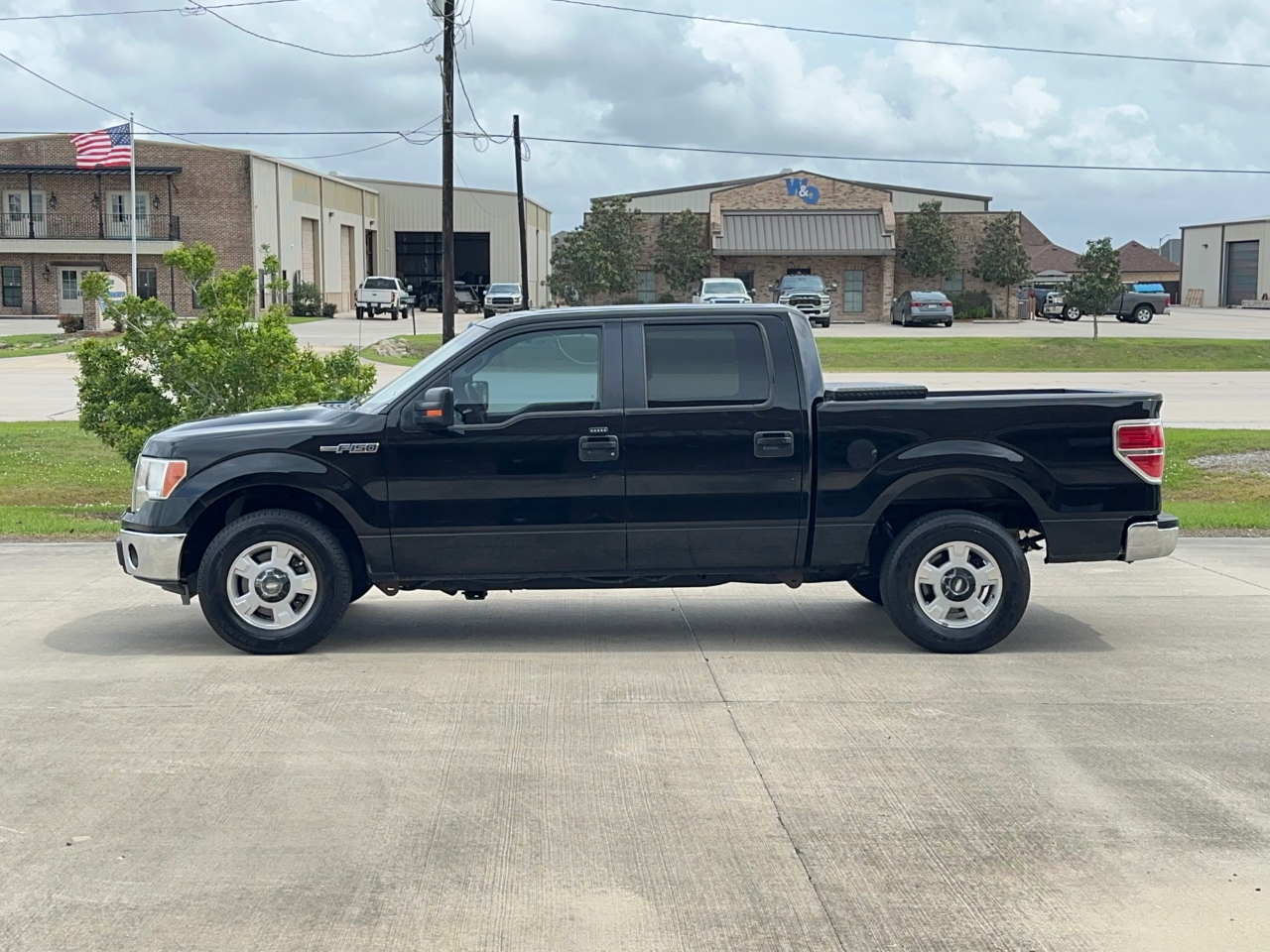 Ford F-150 XLT SuperCrew 5.5-ft. Bed 2WD 2011