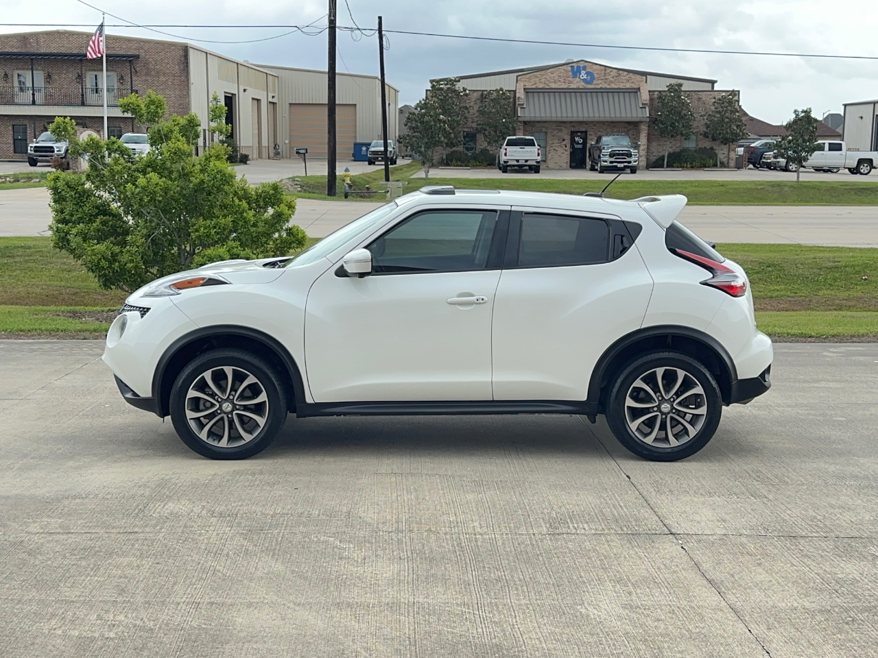 Nissan Juke SL FWD 2017