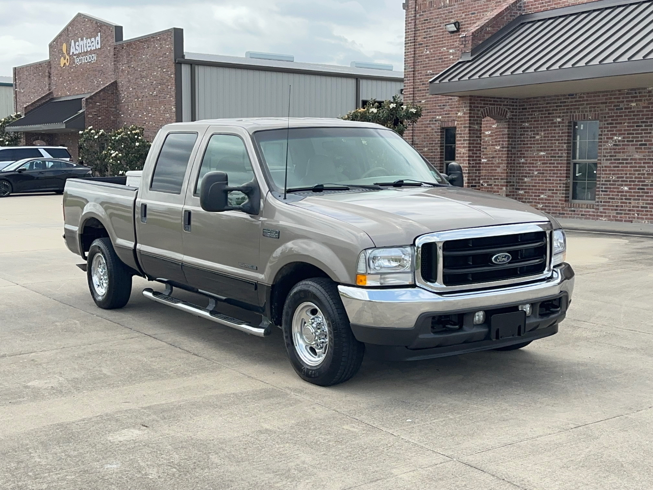 Ford F-250 SD Lariat Crew Cab 2WD 2002