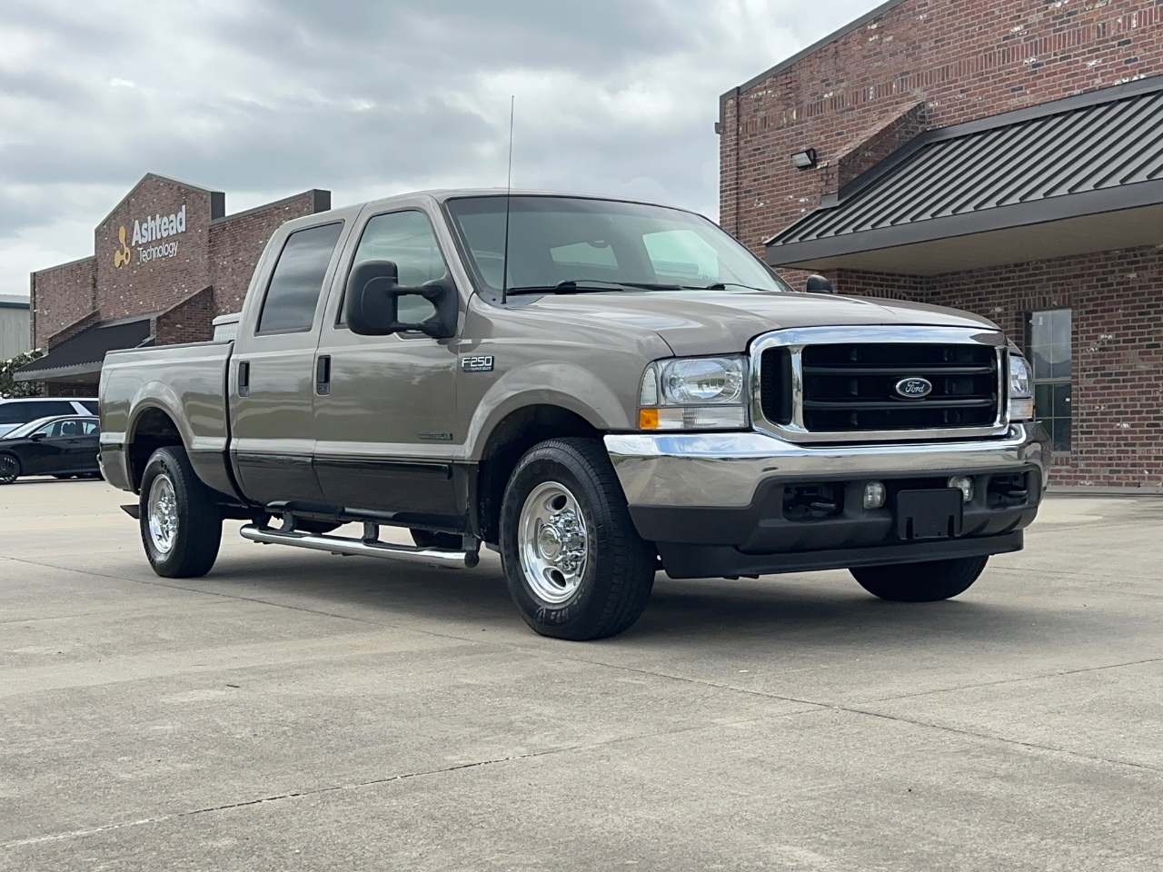 Ford F-250 SD Lariat Crew Cab 2WD 2002