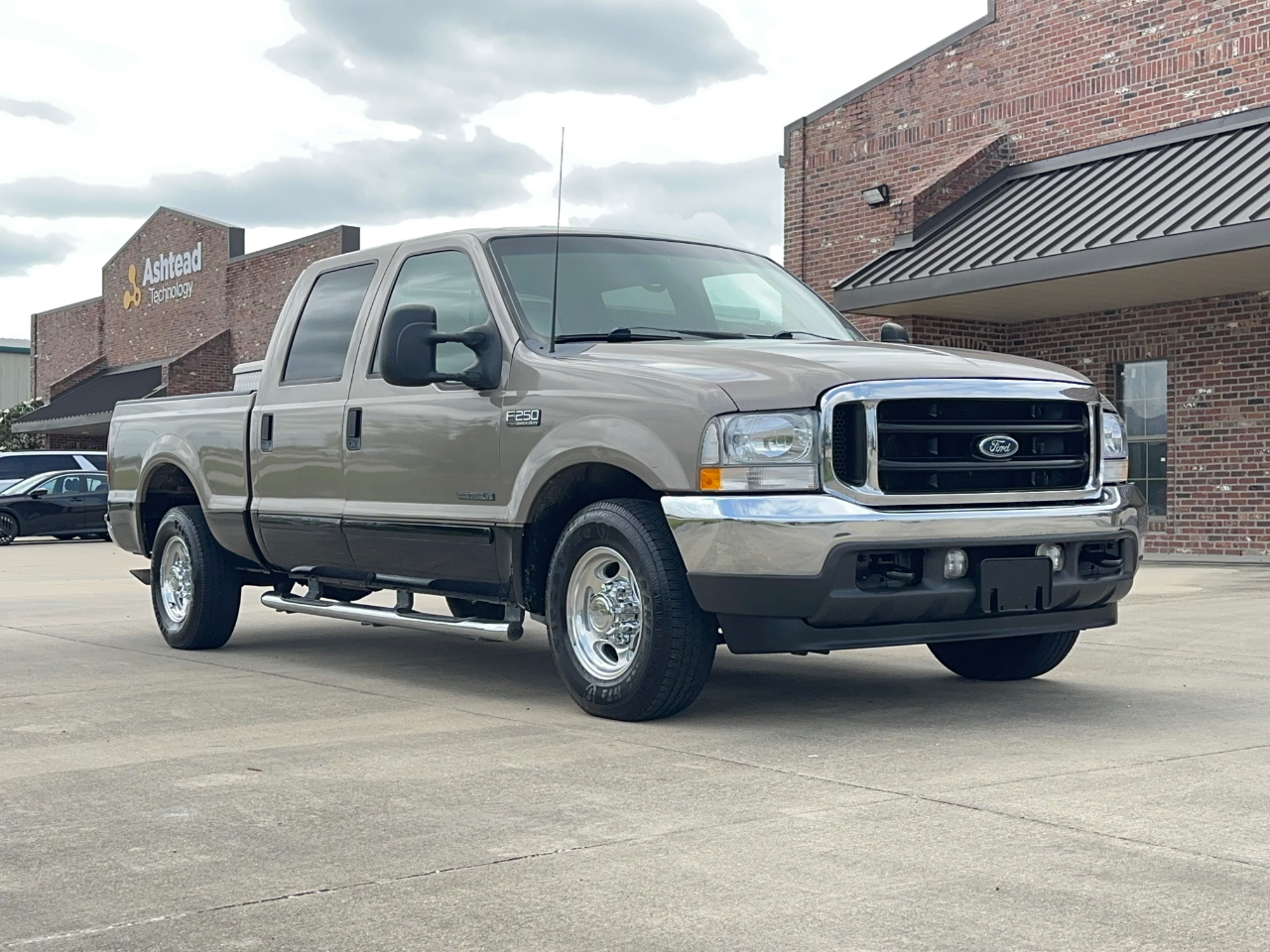Ford F-250 SD Lariat Crew Cab 2WD 2002