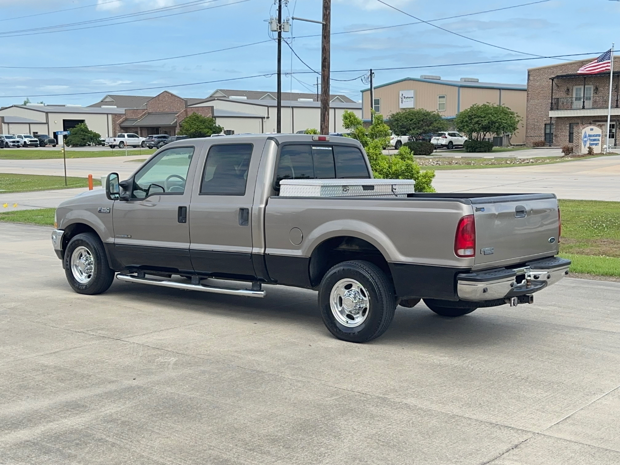 Ford F-250 SD Lariat Crew Cab 2WD 2002