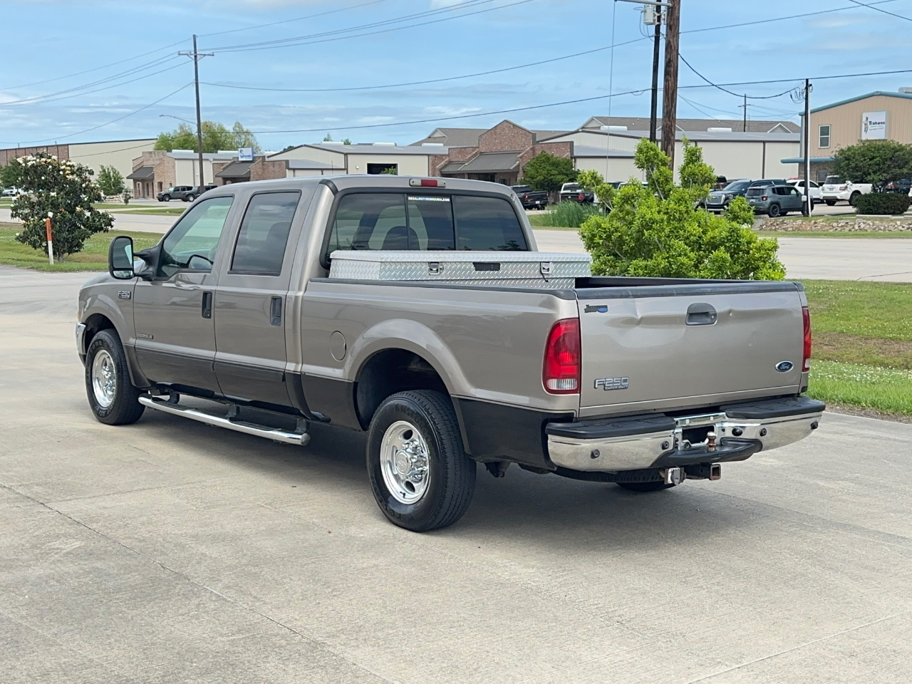 Ford F-250 SD Lariat Crew Cab 2WD 2002