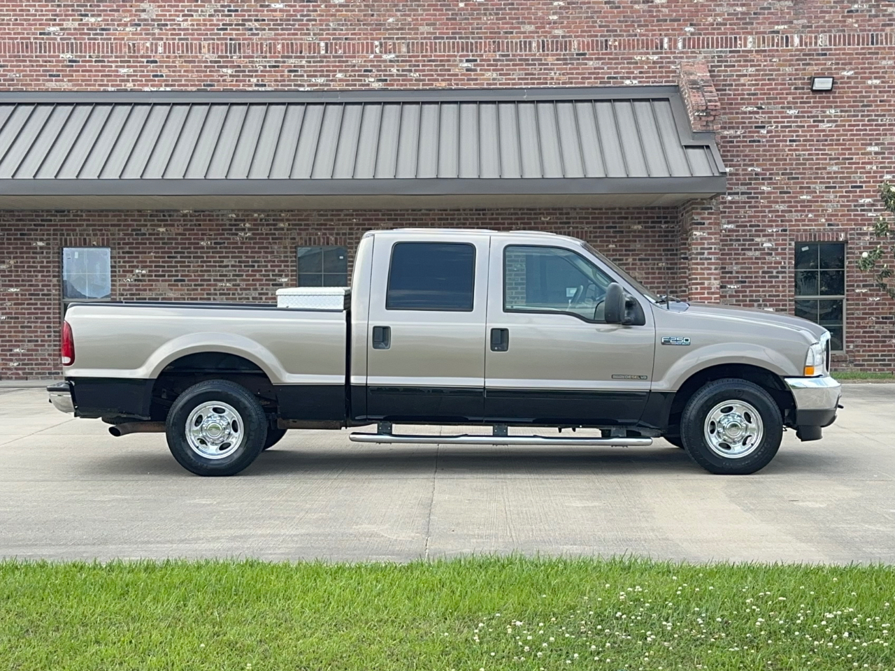 Ford F-250 SD Lariat Crew Cab 2WD 2002
