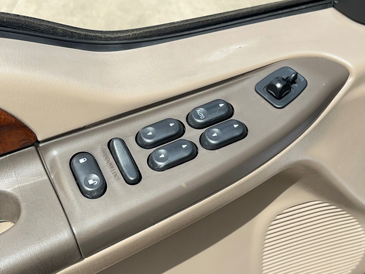 Ford F-250 SD Lariat Crew Cab 2WD 2002