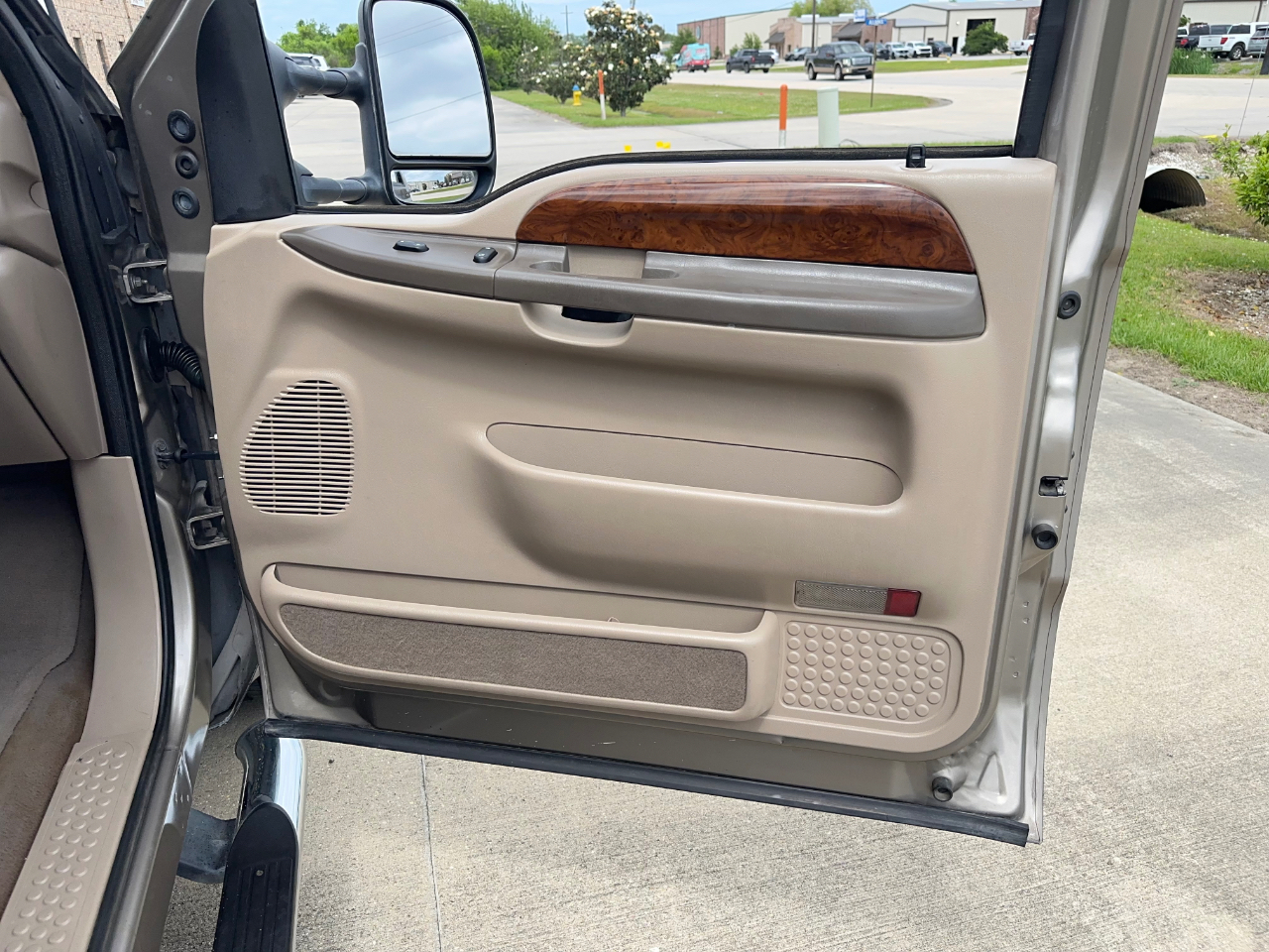 Ford F-250 SD Lariat Crew Cab 2WD 2002