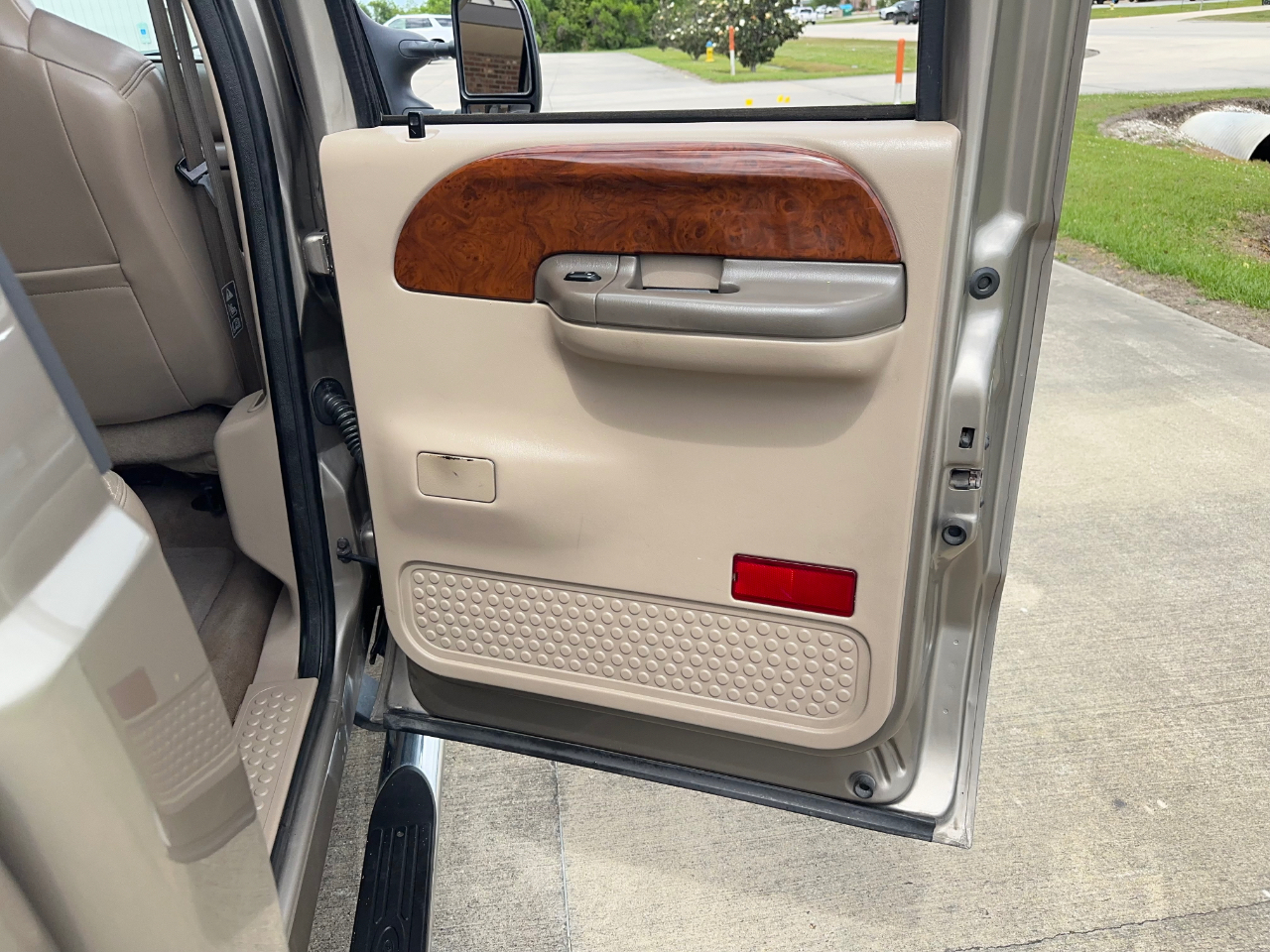 Ford F-250 SD Lariat Crew Cab 2WD 2002