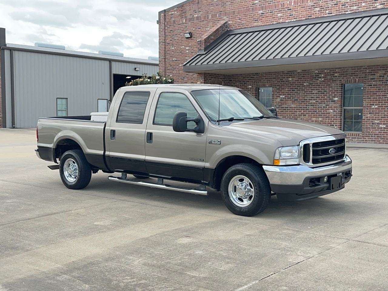 Ford F-250 SD Lariat Crew Cab 2WD 2002