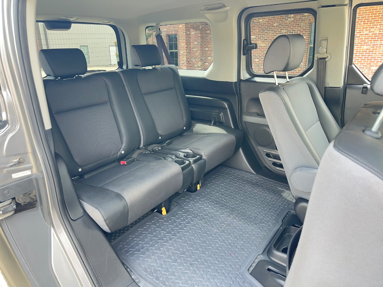Honda Element EX 2WD 4-spd AT 2005
