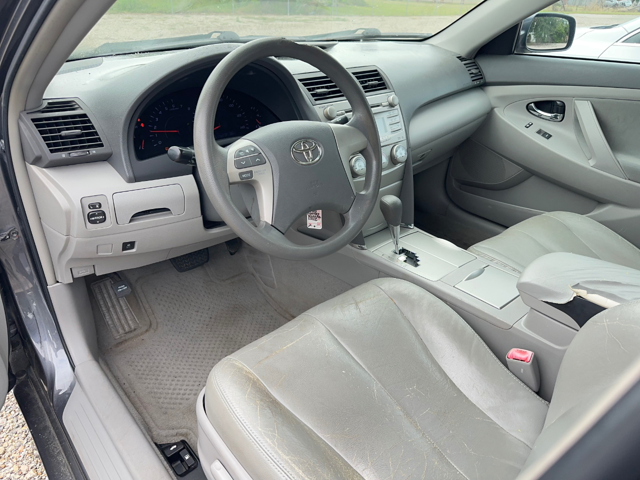 Toyota Camry LE 6-Spd AT 2011