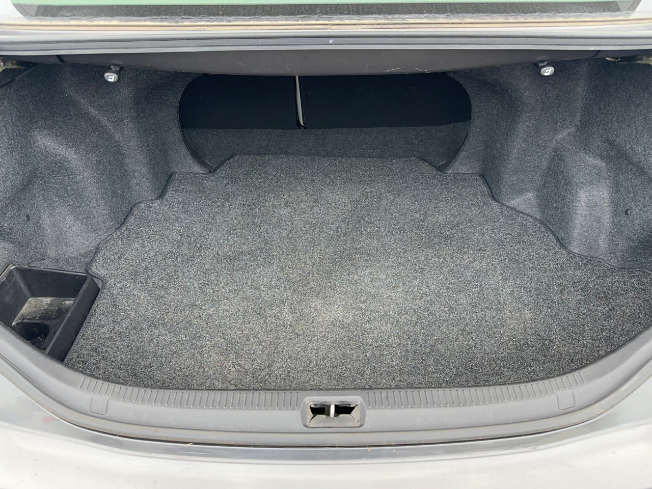 Toyota Camry LE 6-Spd AT 2011