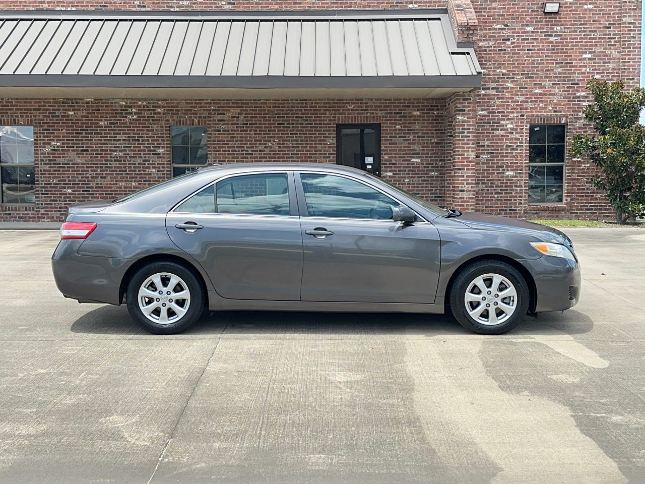 Toyota Camry LE 2011