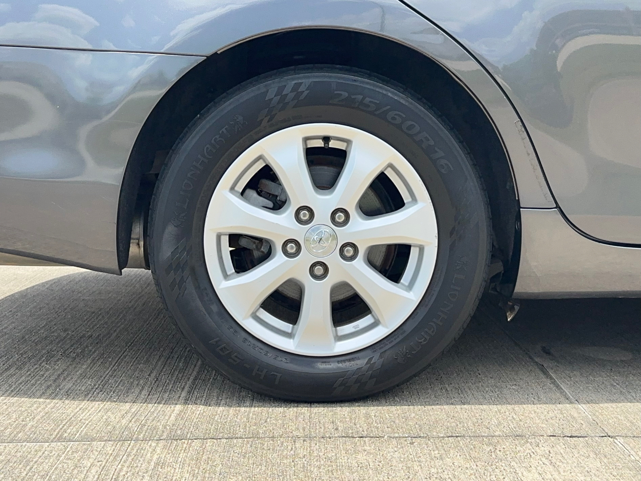 Toyota Camry LE 2011