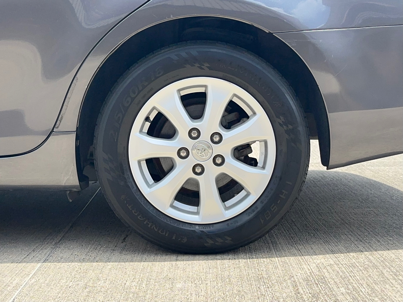Toyota Camry LE 2011