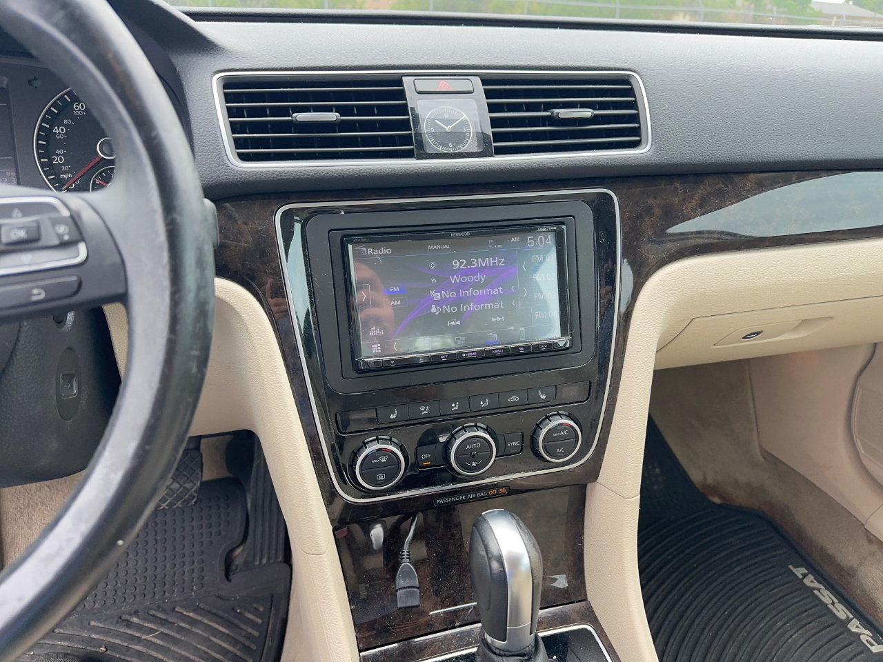 Volkswagen Passat SEL Premium 4D Sedan 1.8T 2015