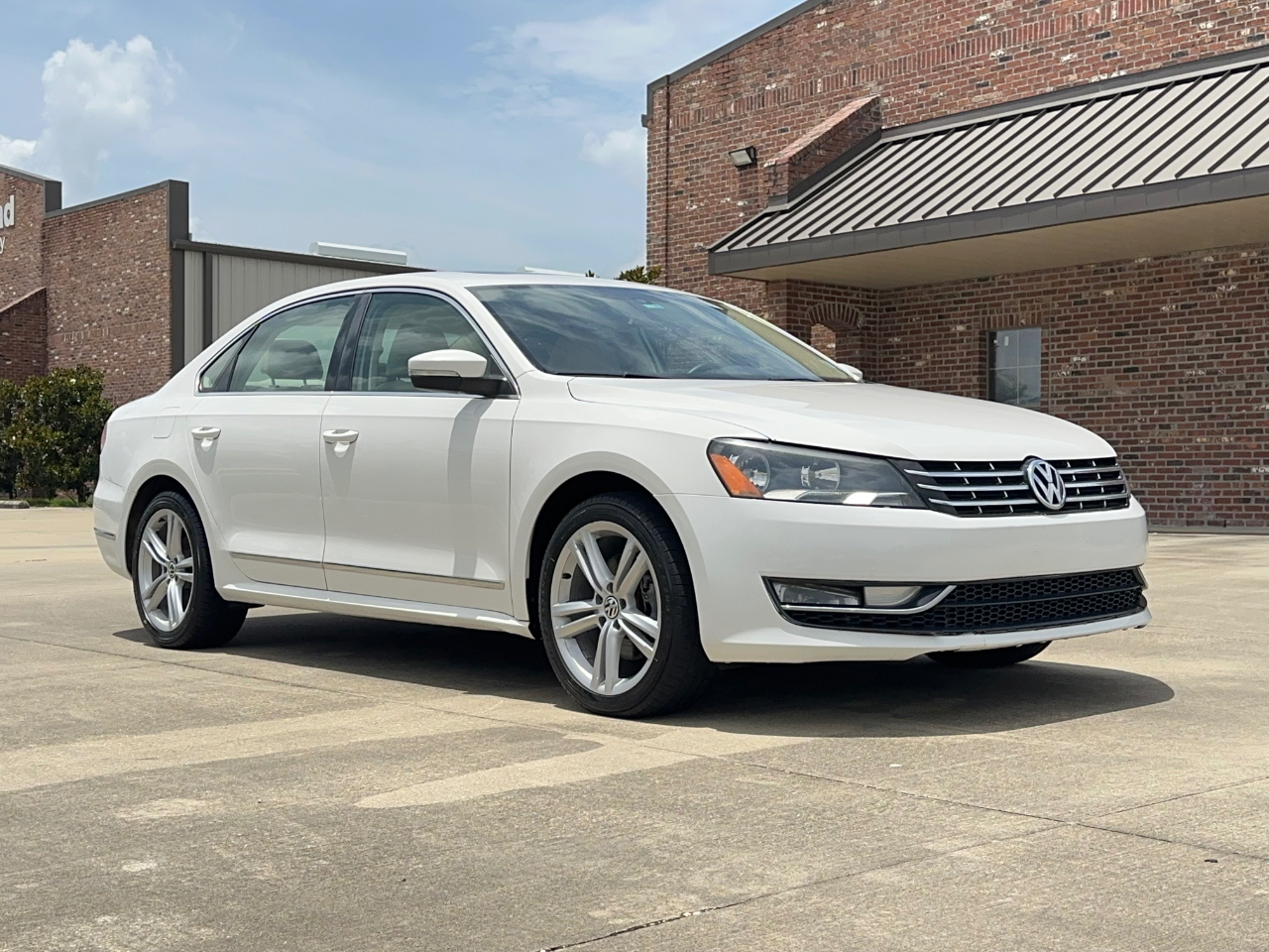 Volkswagen Passat SEL Premium 4D Sedan 1.8T 2015