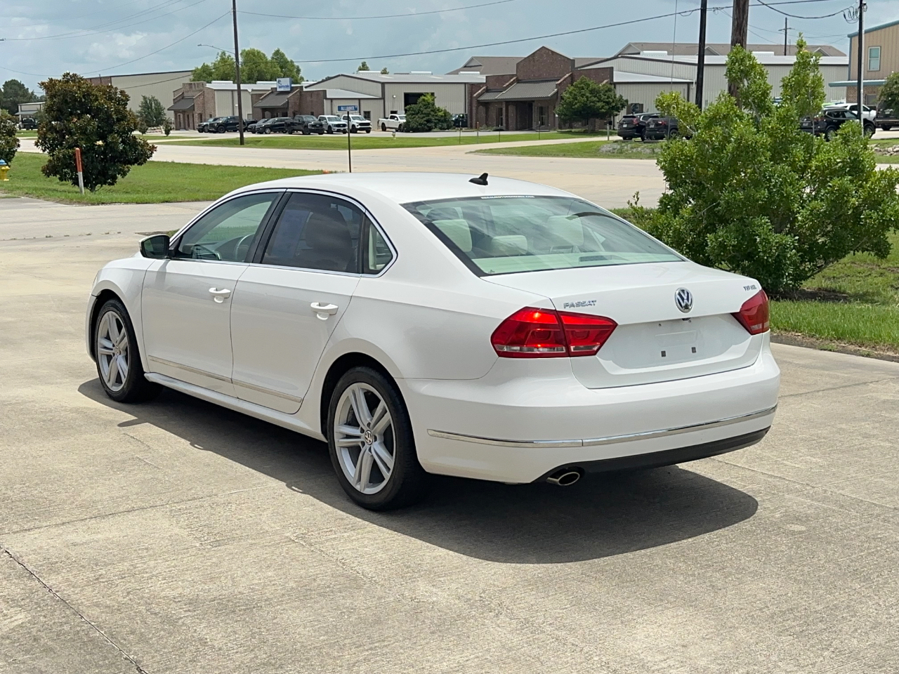 Volkswagen Passat SEL Premium 4D Sedan 1.8T 2015