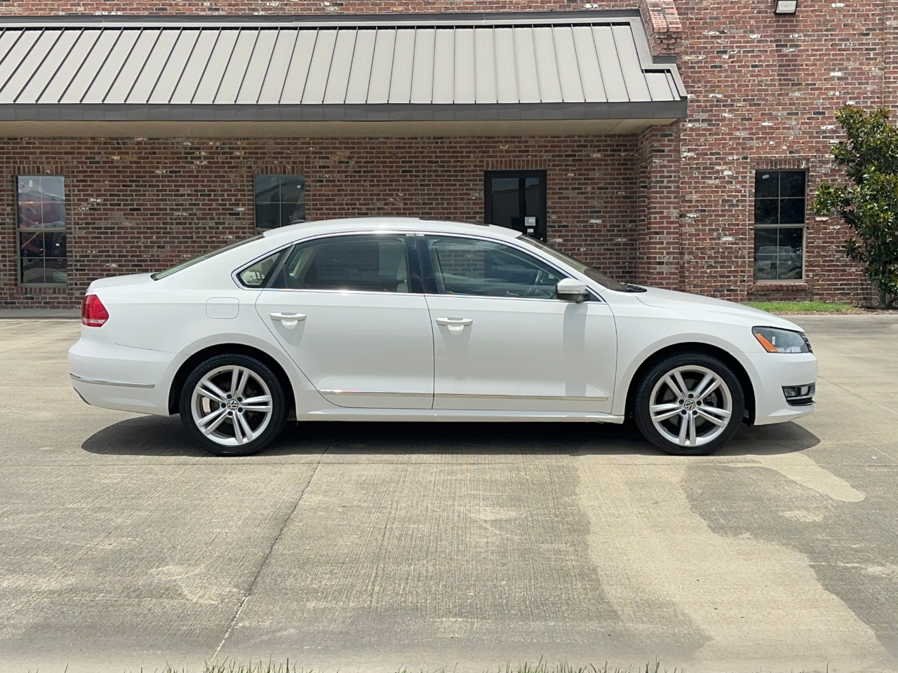 Volkswagen Passat SEL Premium 4D Sedan 1.8T 2015