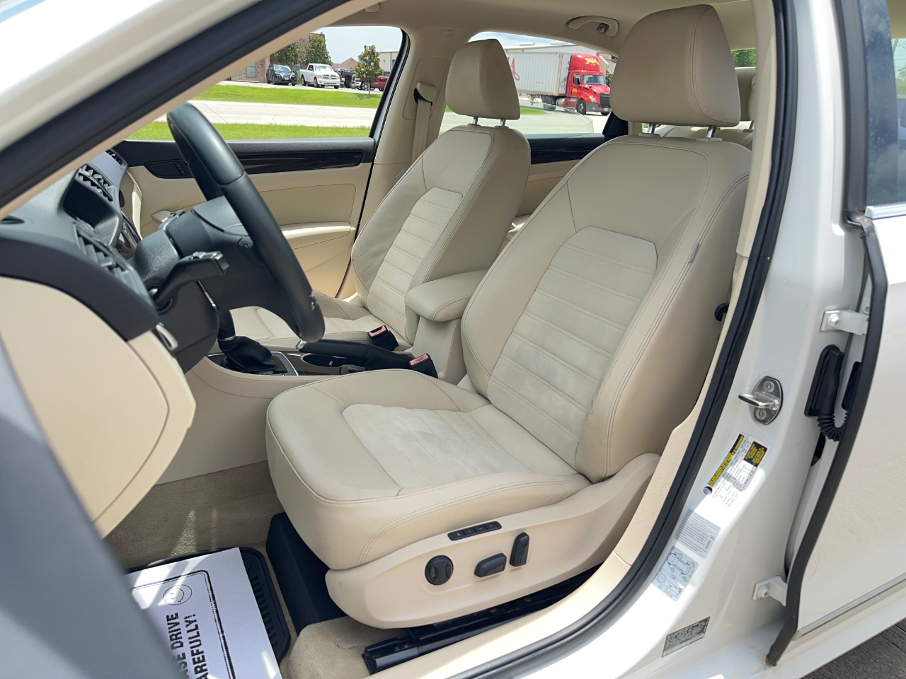 Volkswagen Passat SEL Premium 4D Sedan 1.8T 2015