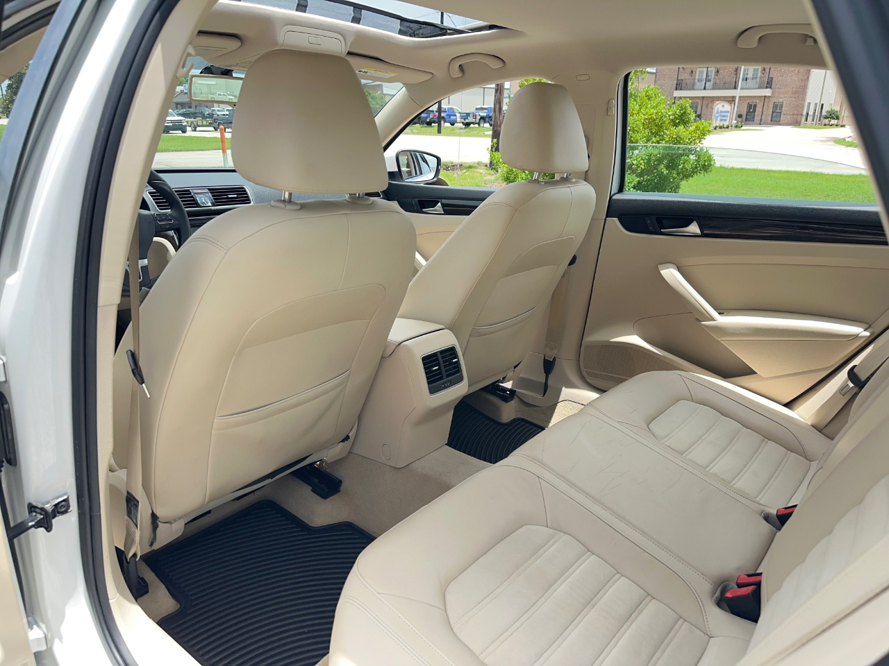 Volkswagen Passat SEL Premium 4D Sedan 1.8T 2015