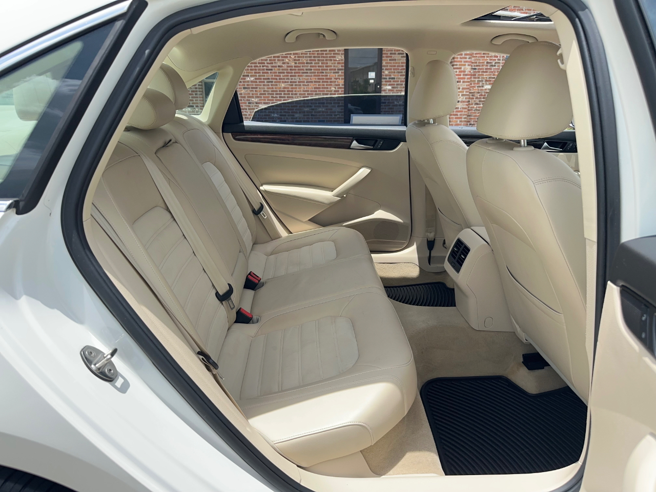 Volkswagen Passat SEL Premium 4D Sedan 1.8T 2015
