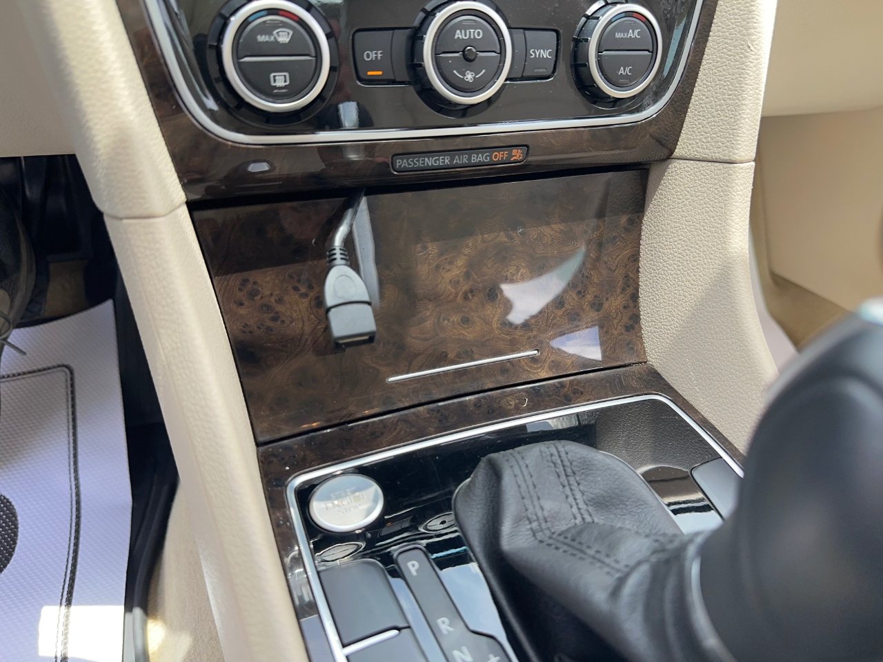 Volkswagen Passat SEL Premium 4D Sedan 1.8T 2015