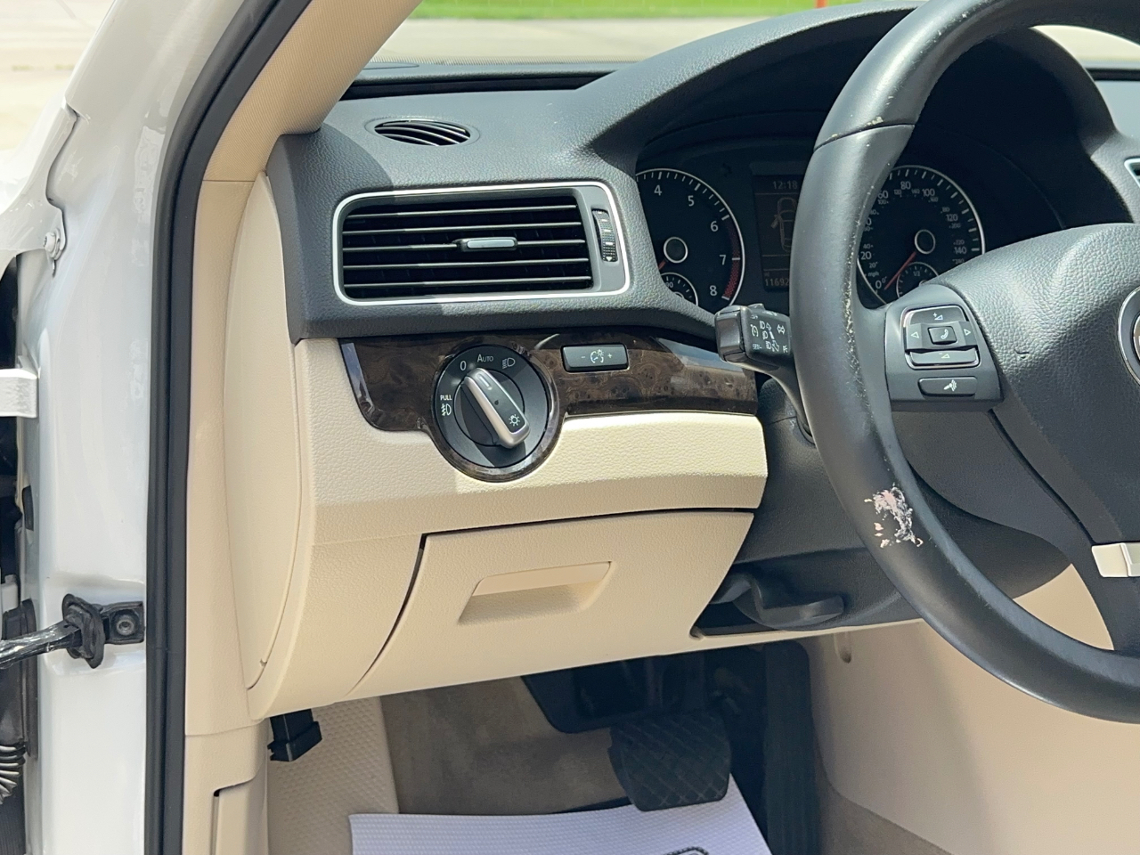 Volkswagen Passat SEL Premium 4D Sedan 1.8T 2015