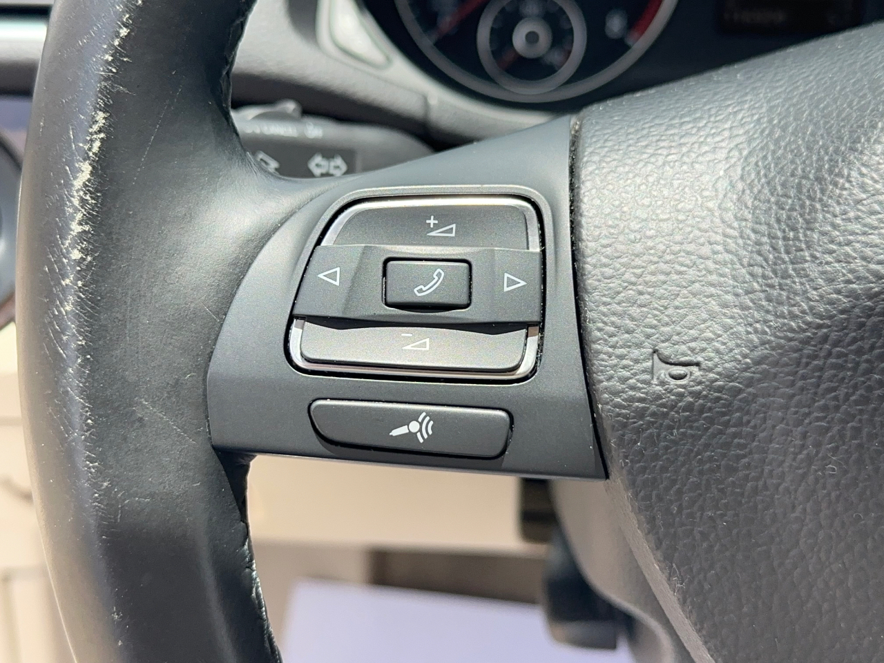 Volkswagen Passat SEL Premium 4D Sedan 1.8T 2015