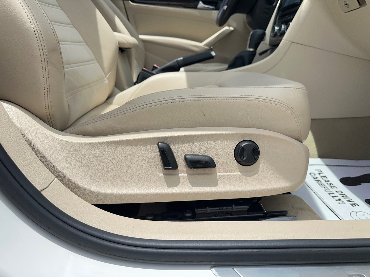 Volkswagen Passat SEL Premium 4D Sedan 1.8T 2015