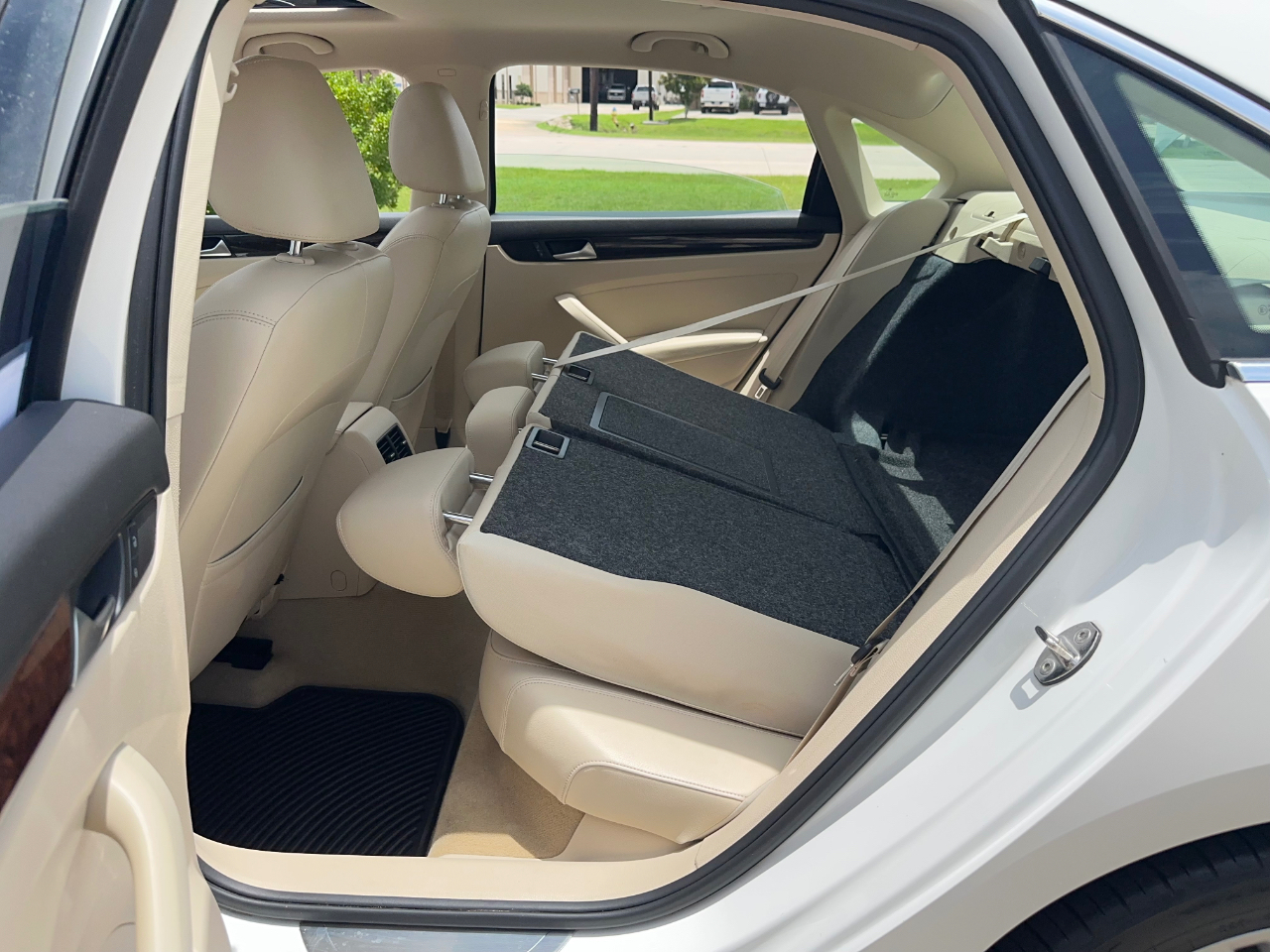 Volkswagen Passat SEL Premium 4D Sedan 1.8T 2015