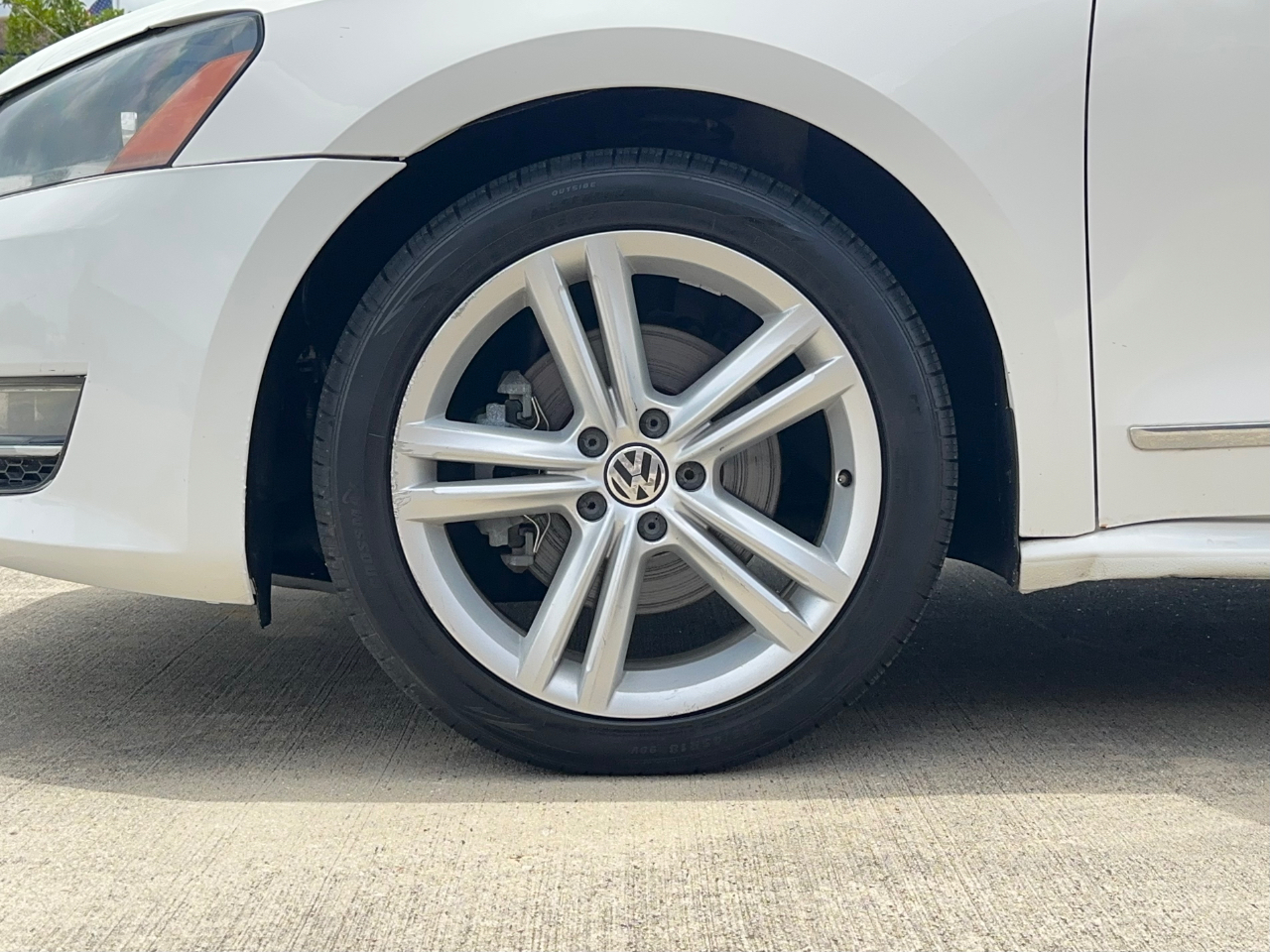Volkswagen Passat SEL Premium 4D Sedan 1.8T 2015