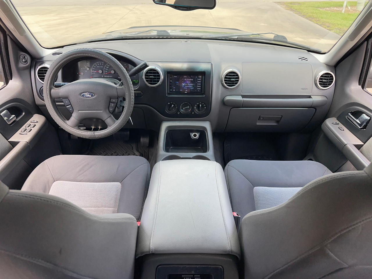 Ford Expedition XLT 5.4L 2WD 2003