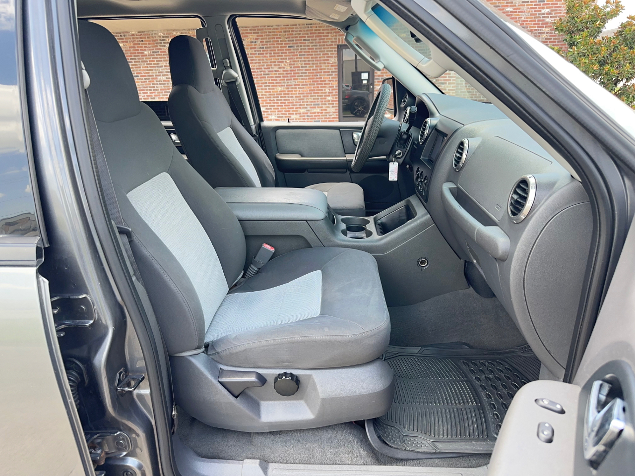 Ford Expedition XLT 5.4L 2WD 2003