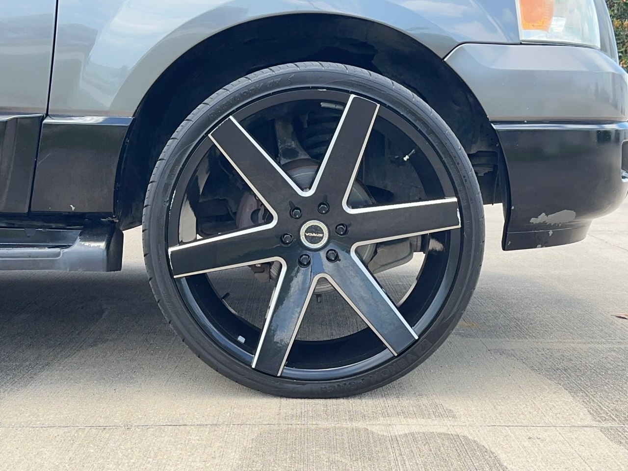 Ford Expedition XLT 5.4L 2WD 2003