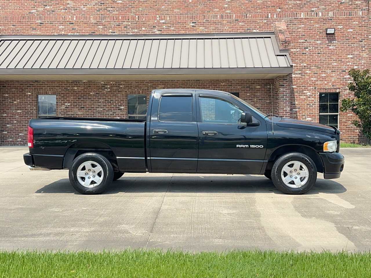 Dodge Ram 1500 Sport Quad Cab 2WD 2002