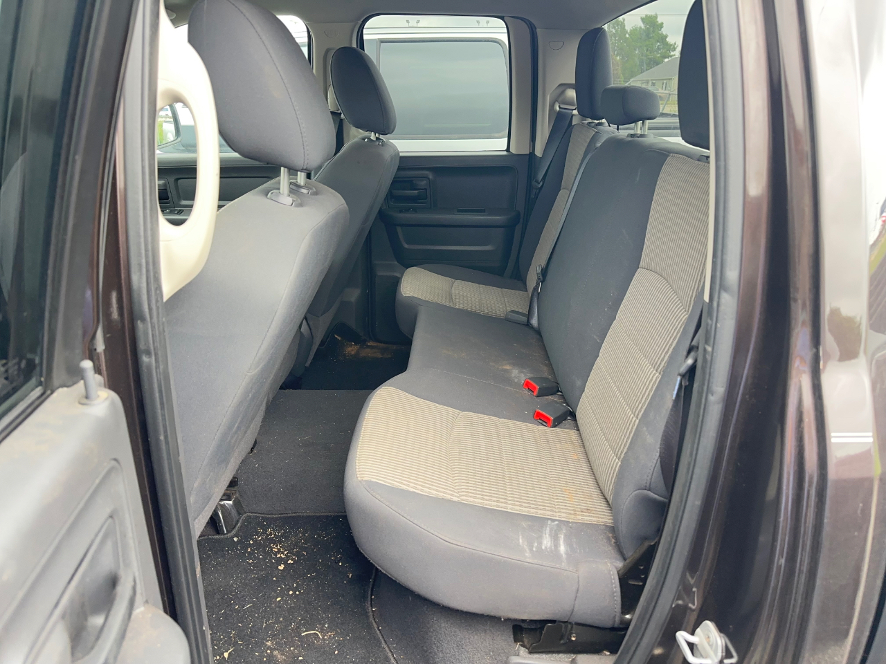 RAM 1500 ST Quad Cab 2WD 2011