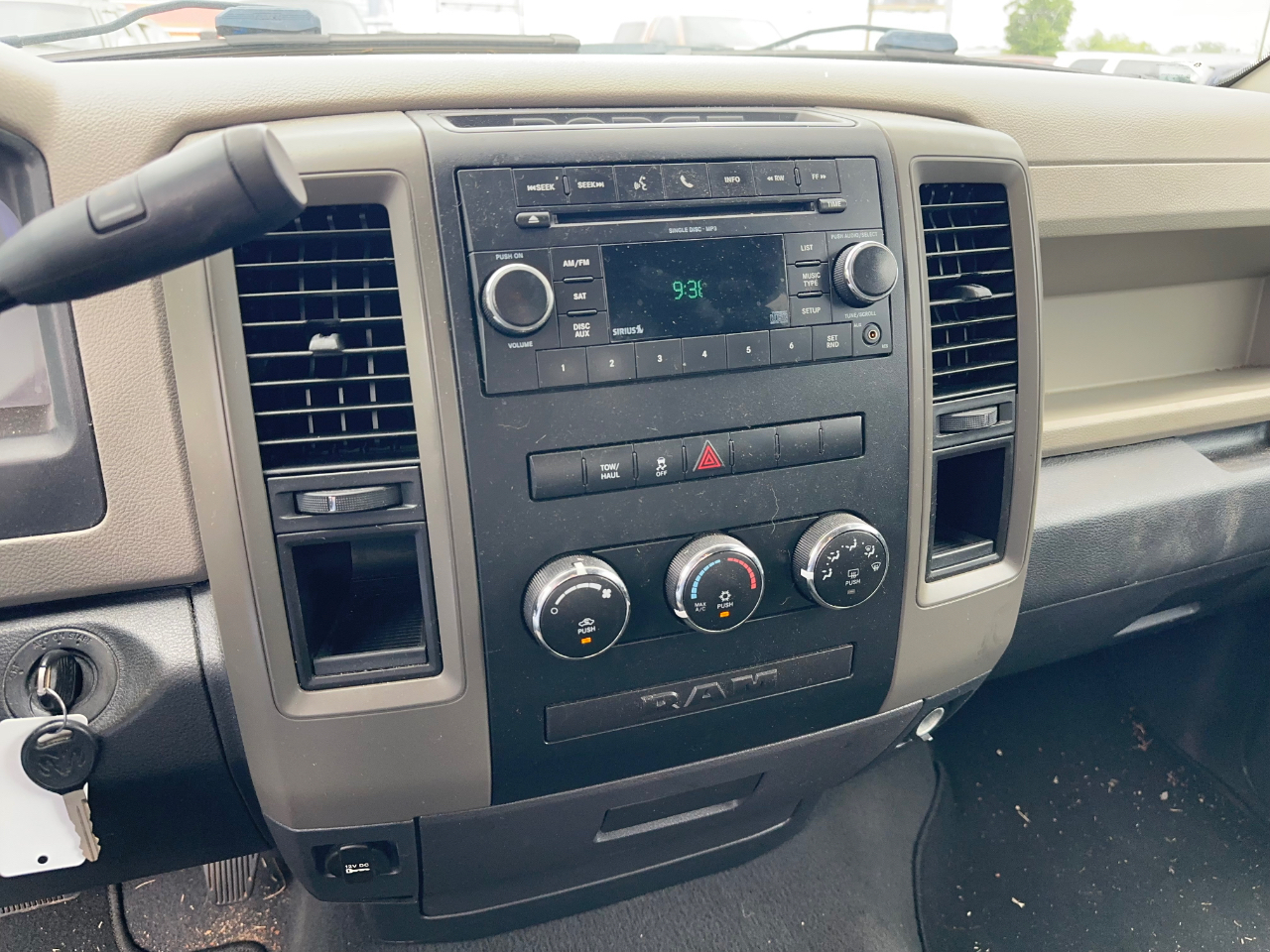 RAM 1500 ST Quad Cab 2WD 2011