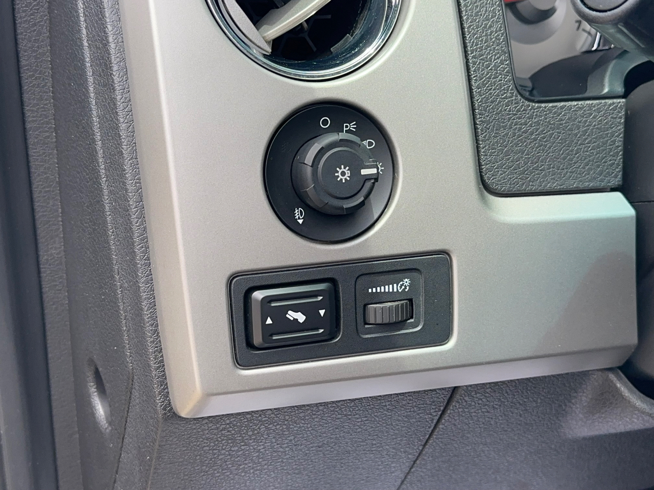 Ford F-150 Lariat SuperCrew 5.5-ft. Bed 2WD 2010