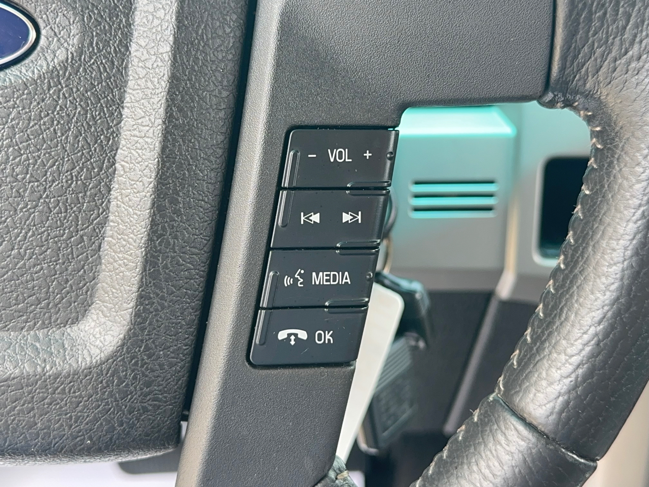 Ford F-150 Lariat SuperCrew 5.5-ft. Bed 2WD 2010