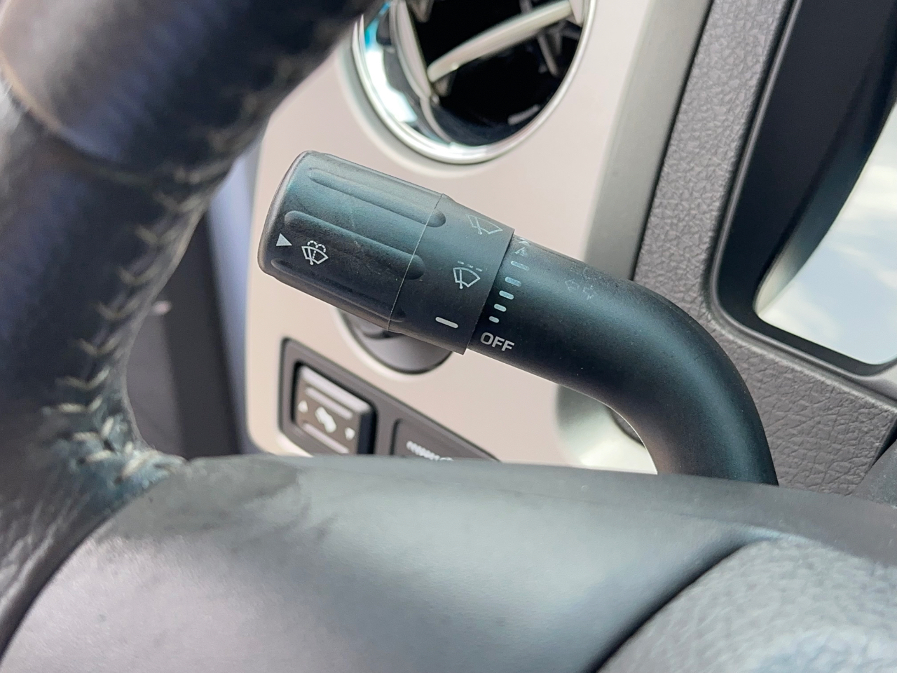 Ford F-150 Lariat SuperCrew 5.5-ft. Bed 2WD 2010